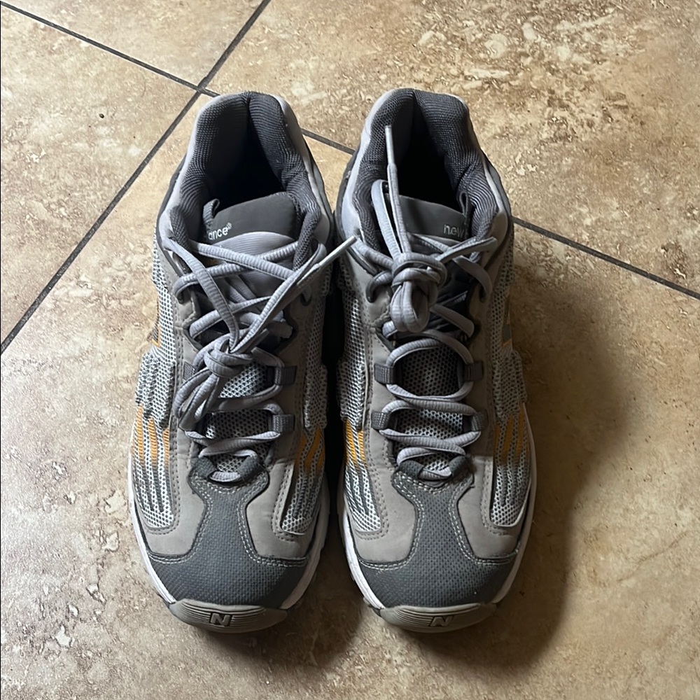 New Balance Men's Gray and Yellow Sneakers